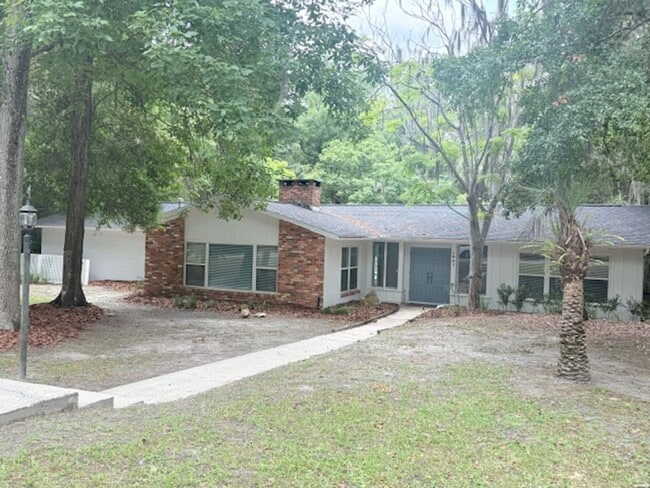 Building Photo - Upgraded 4BR/3.5BA Pool Home in Prestigiou...