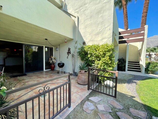Building Photo - AVAILABLE NOW! 1 Bedroom/ 1 Bath Condo in ...