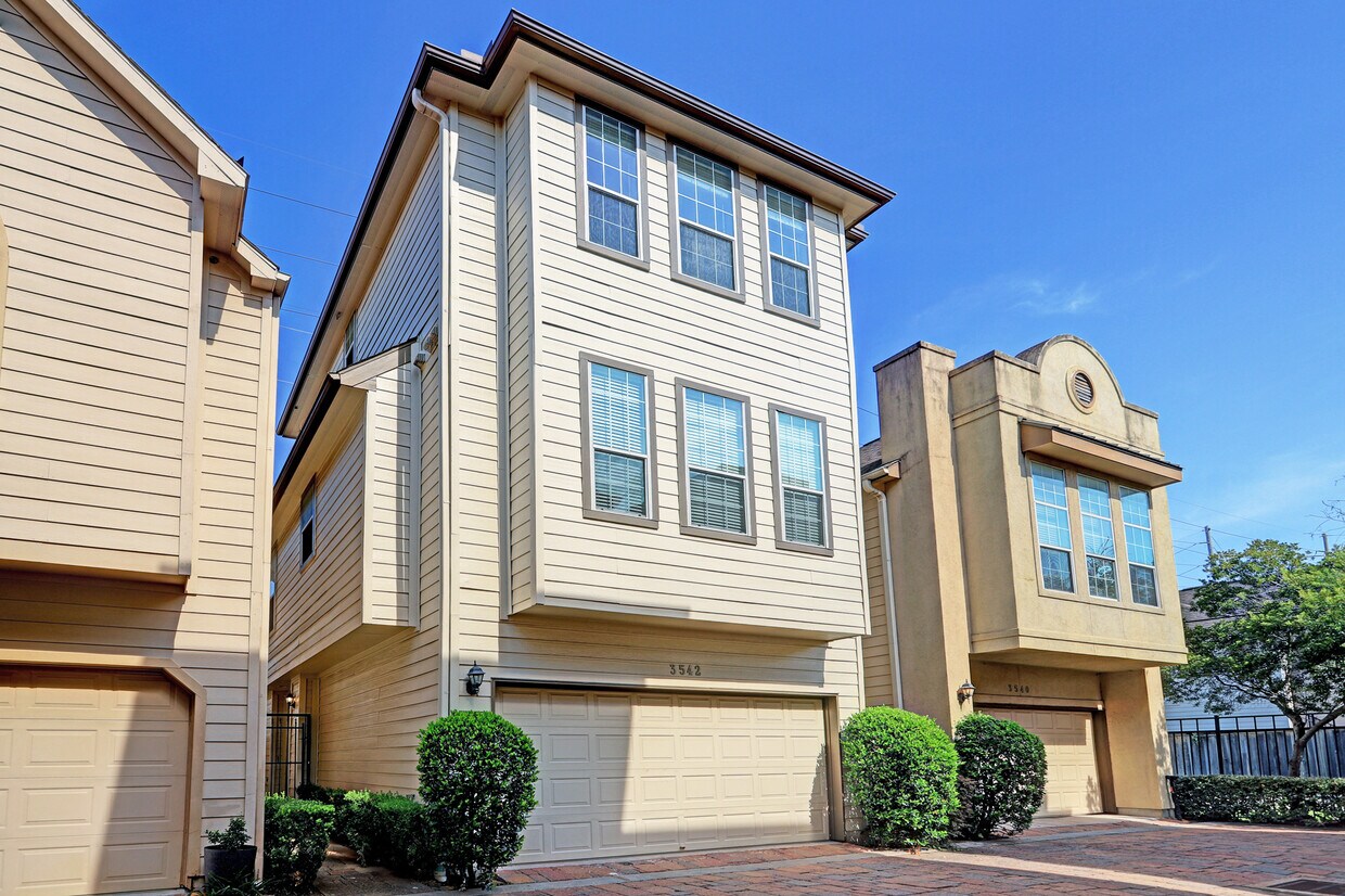 Foto principal - 3542 Cline St