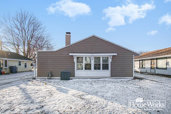 Primary Photo - 215 Ardennes Ave