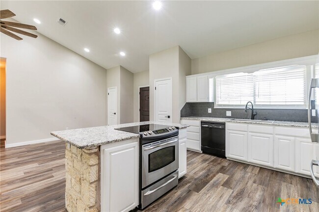 Foto del edificio - 14380 Spotted Horse Ln