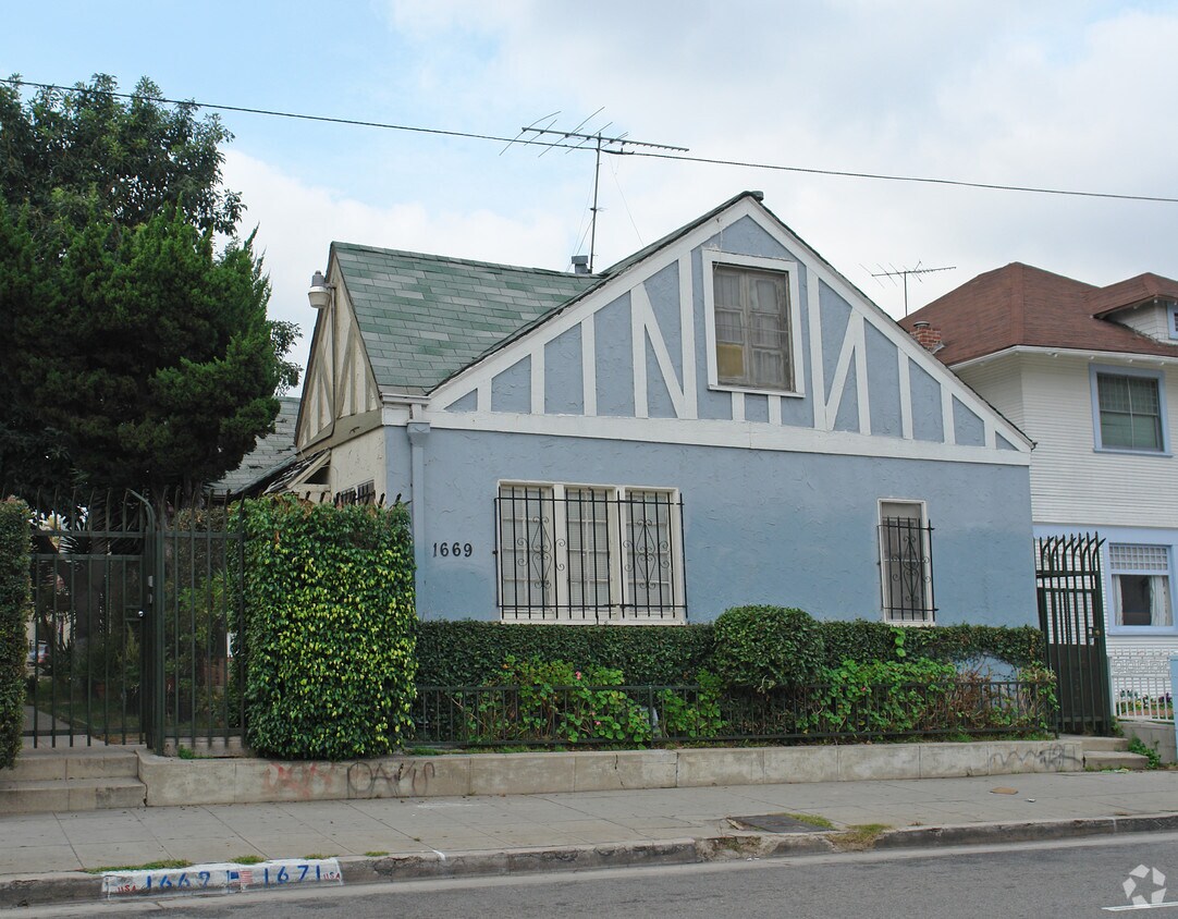 Foto del edificio - 1669 Arlington Ave