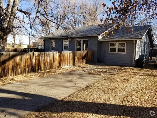 Front of house, driveway - 1380 Yarrow St