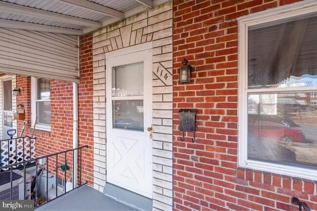 Building Photo - 114 Riverthorn Rd