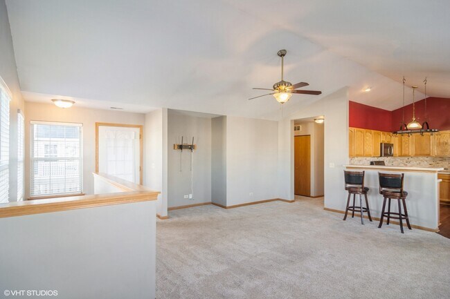 Building Photo - 637 Arbor Cir