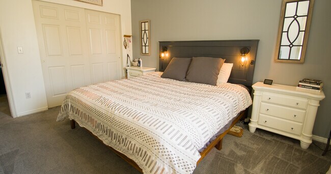 Foto del edificio - 1487 N Quincy Ave