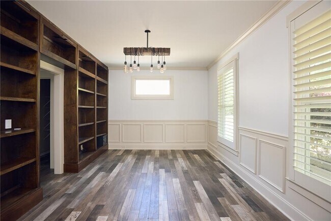 Building Photo - 1069 Shadowridge Dr SE