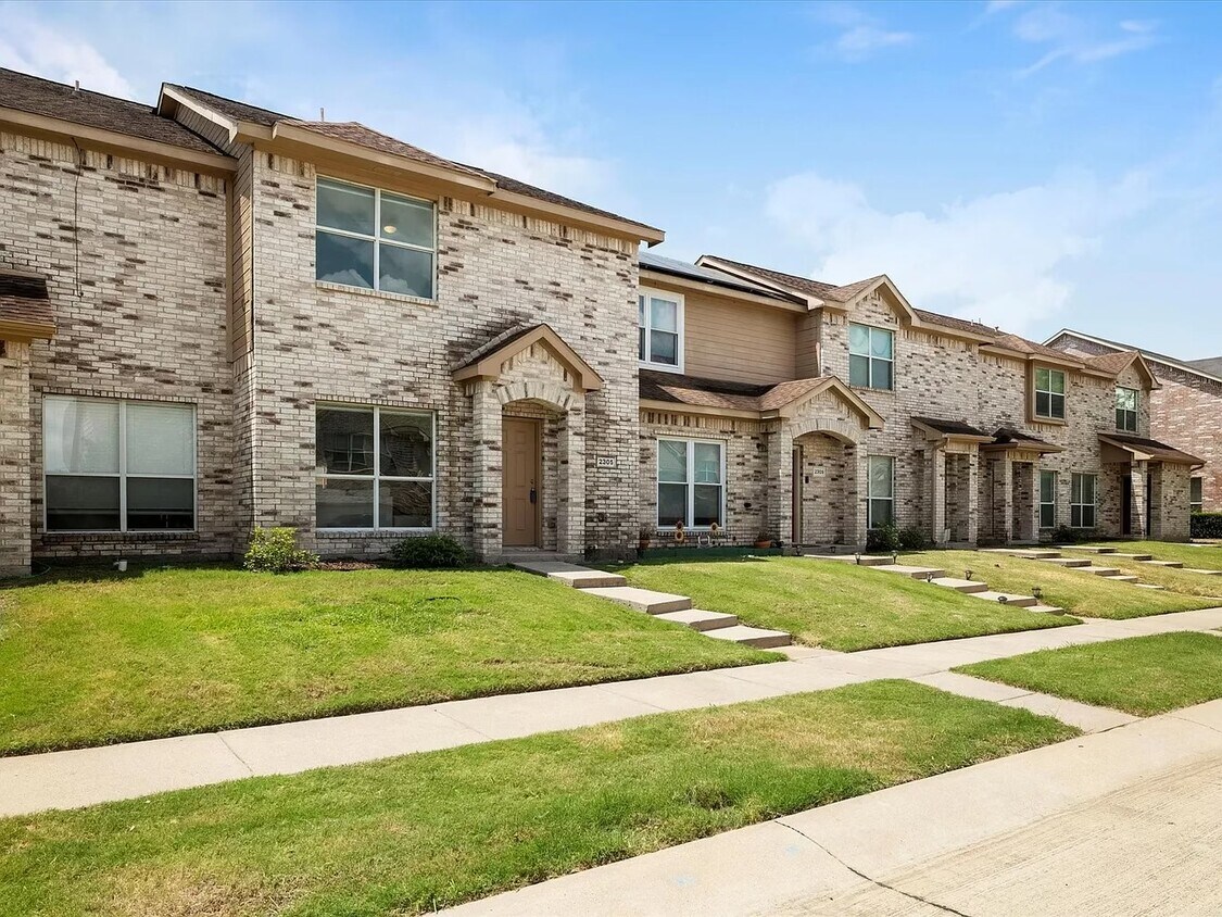 Foto principal - 2305 Homewood Ln