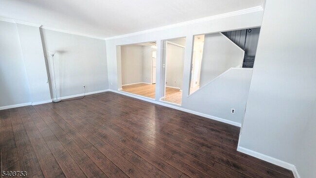 Foto del edificio - 104 Bluebird Dr