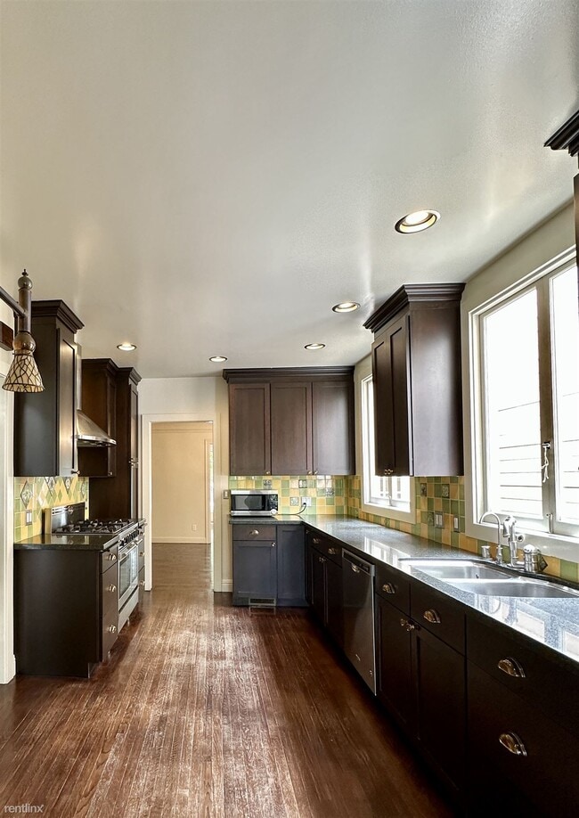 Foto del edificio - 3 br, 2 bath House - 176 Duncan St