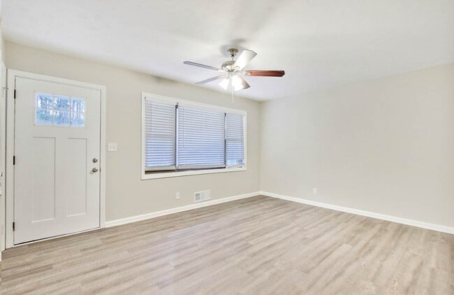 Building Photo - 4596 Sahara Dr SW