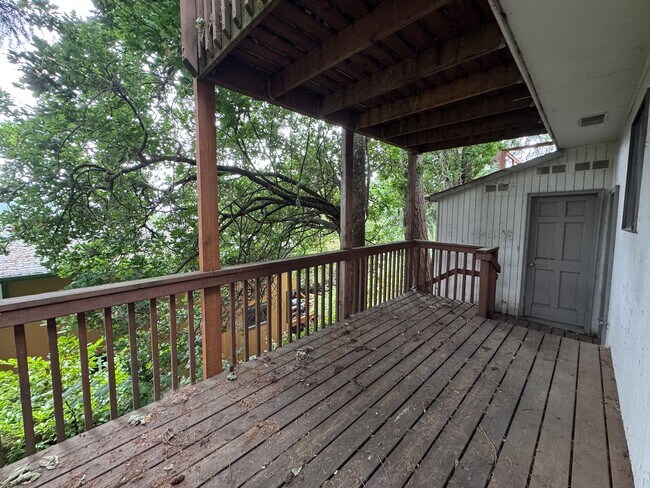 Foto del edificio - 2 Bedroom in Great S. Eugene Location