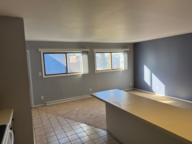 Foto del edificio - 10 Main St