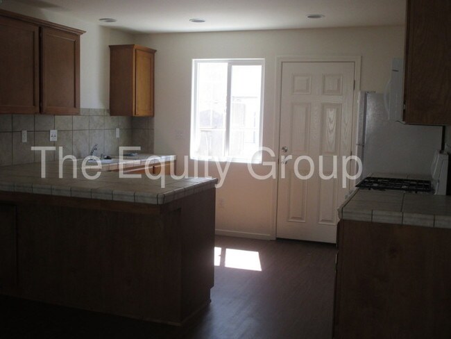 Building Photo - 2224 W Lark Ave