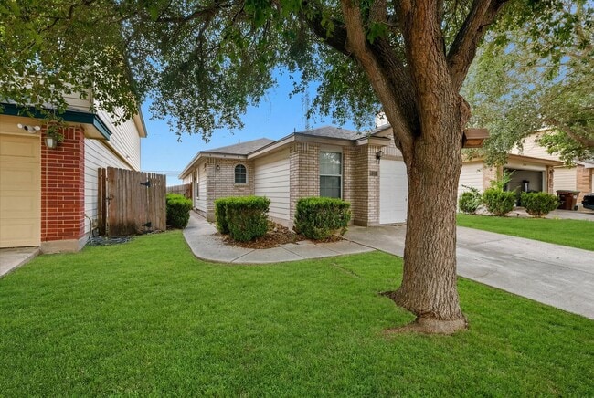 Building Photo - 6918 Sandy Point Dr