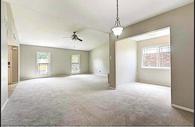 Dining area - 9226 Millwood Dr