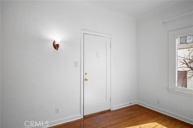 Building Photo - 216 E Windsor Rd