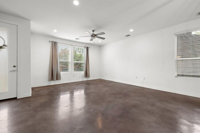 Foto del edificio - 6404 Porter St