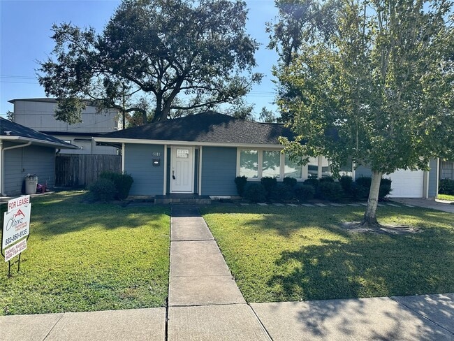 Building Photo - 5111 Maple St