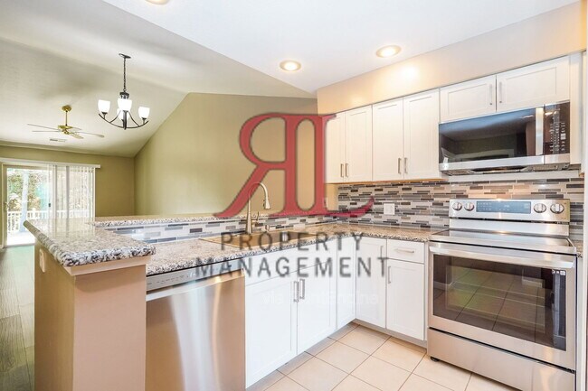Foto del edificio - 1241 Rivercrest Dr S