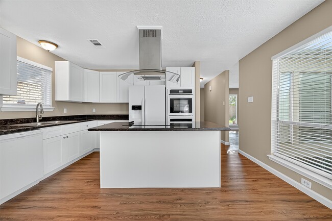 Foto del edificio - 1414 S Kirkwood Rd