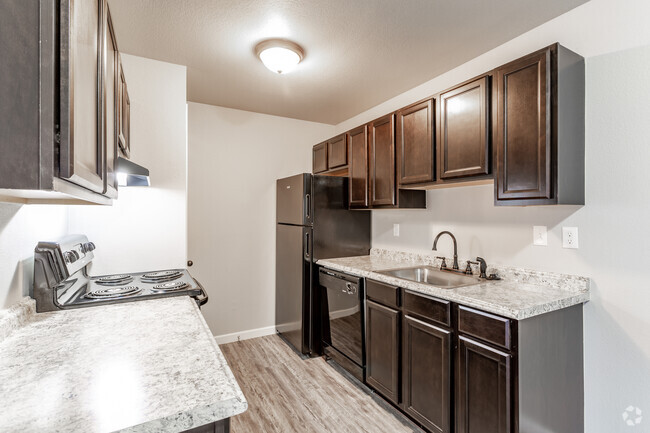 1BR, 1BA - 643SF - Tamarack Place Apartments