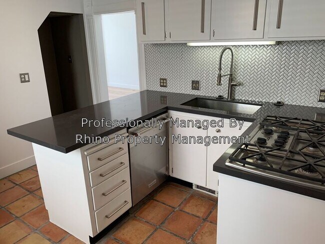 Building Photo - 560 S 500 E