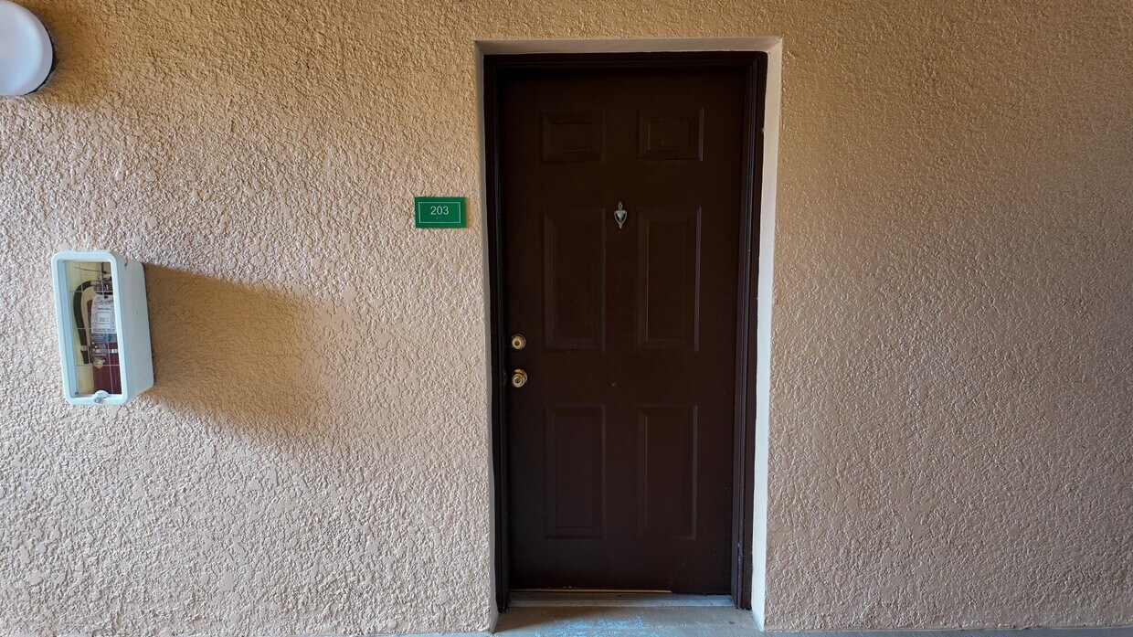 Primary Photo - 241 SW Palm Dr