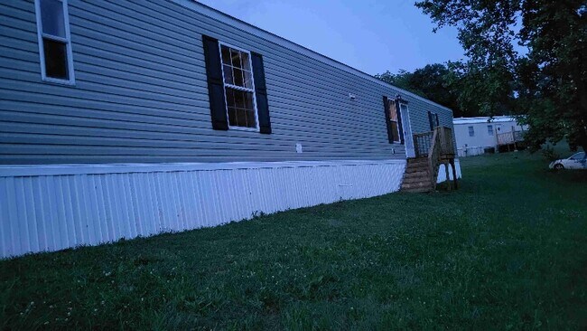 Building Photo - 1 Brookfield Dr