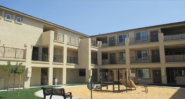 Building Photo - Cobblestone Apartments