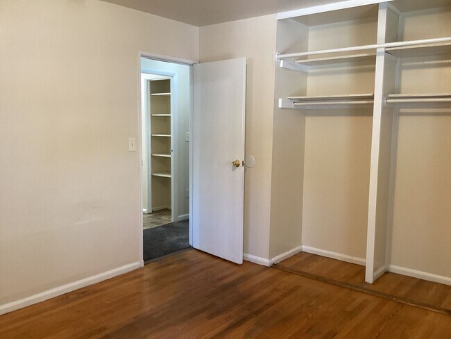 Foto del edificio - 2 Bedroom Single Family Home in Hampton Heights