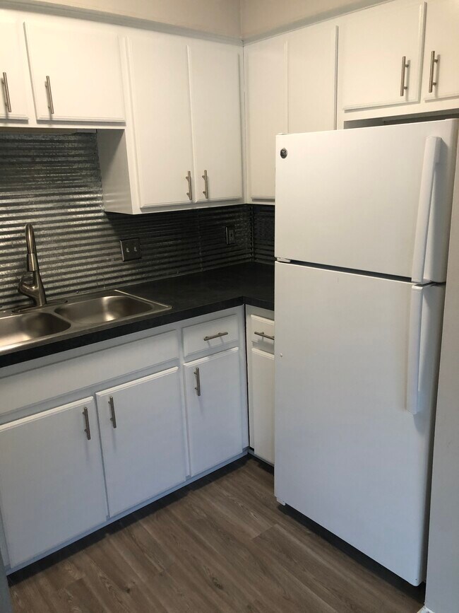 Kensington Place Apartments Apartments in Milford, MI