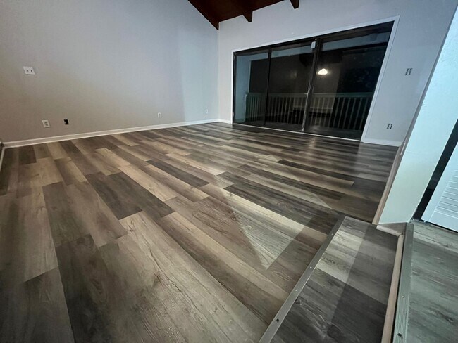 Foto del edificio - 3575 Oakvale Rd