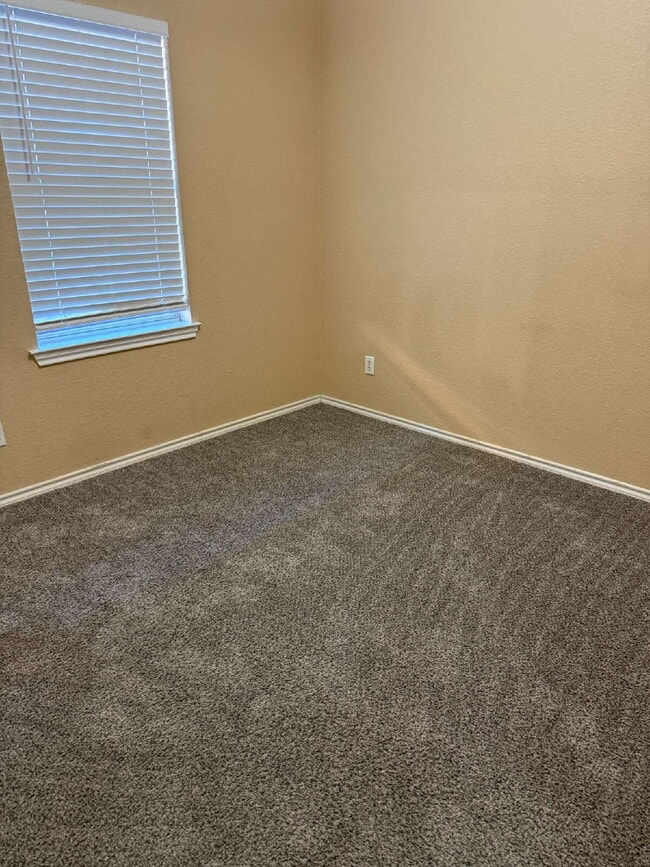 Building Photo - 1245 Redman Ave