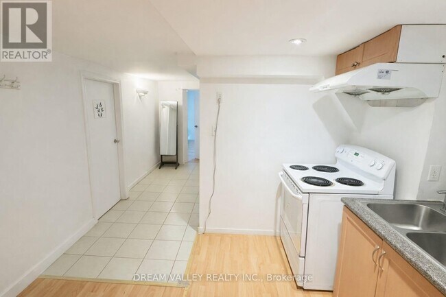 Building Photo - 50 Kilgreggan Crescent