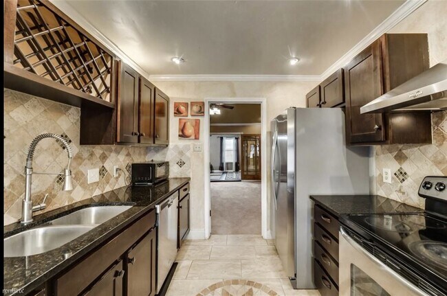 Foto del edificio - 4 br, 2 bath House - 1004 Galaxy Drive