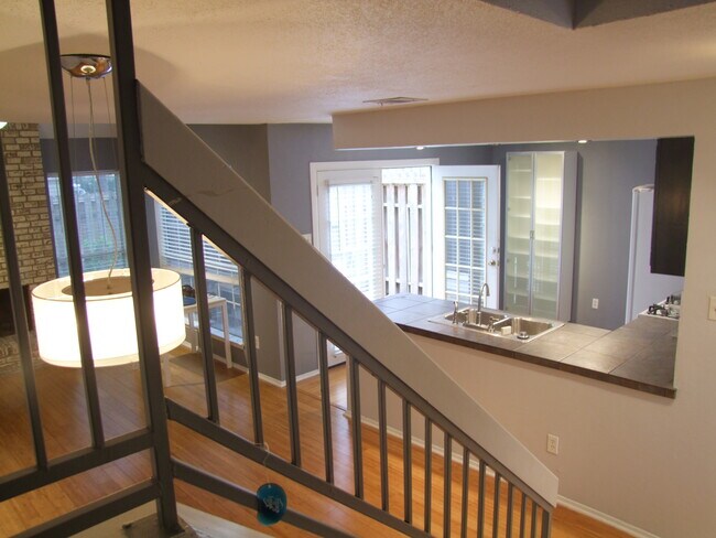 Foto del edificio - 8330 Fathom Cir