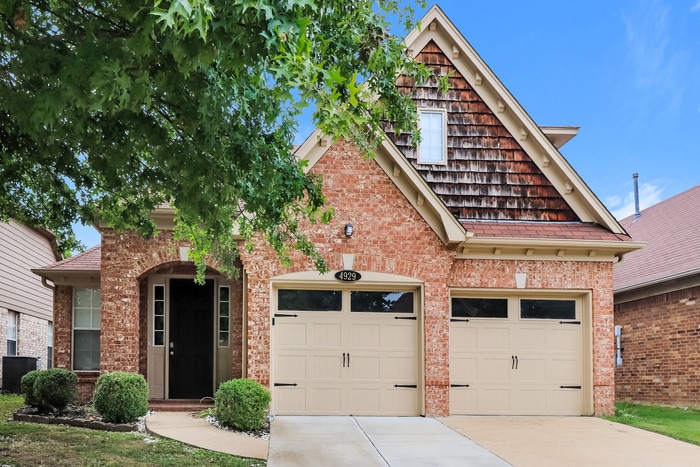 Foto principal - 4929 Indian Walk Ln