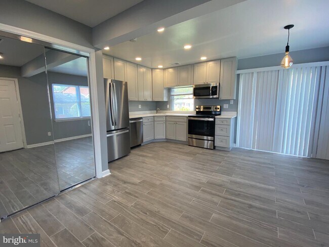 Building Photo - 9669 Hagel Cir