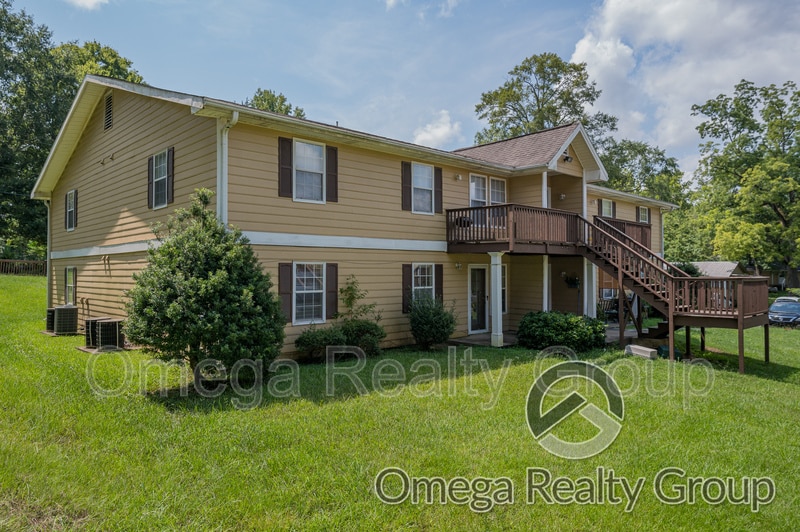 156 Patton St W Unit Apt A, Jemison, AL 35085 Condo for Rent in