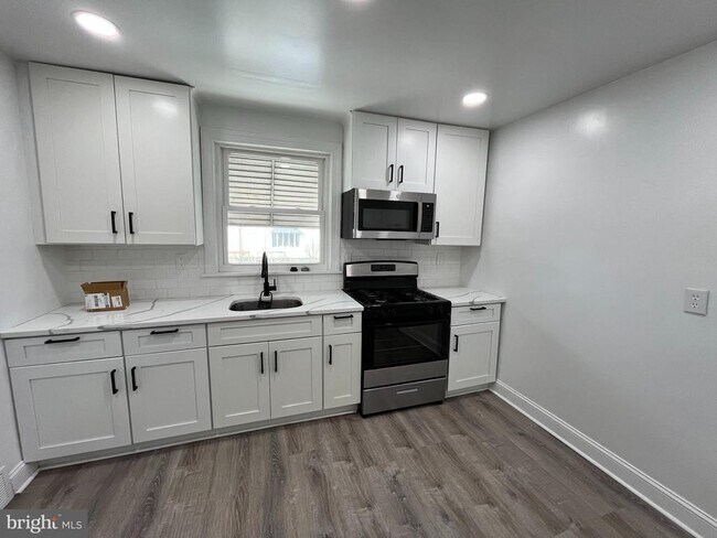 Foto del edificio - 1113 E Hunting Park Ave