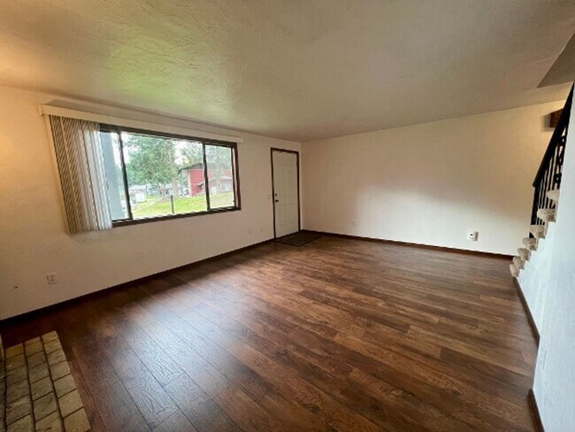 Foto del edificio - PENDING APPLICATION; Hawk's Prairie Duplex