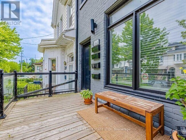 Photo du bâtiment - 160 Lansdowne Ave