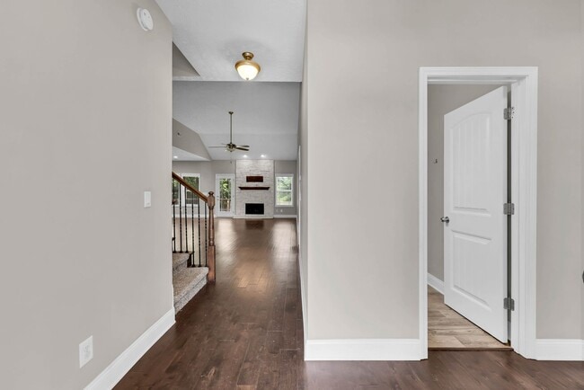 Building Photo - 987 Promenade Dr