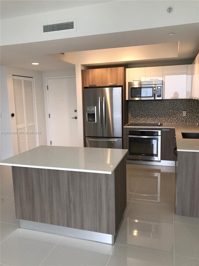 Foto del edificio - 5300 NW 85th Ave