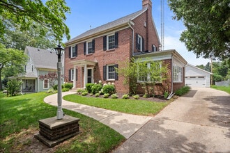 Building Photo - 1105 Barnes St