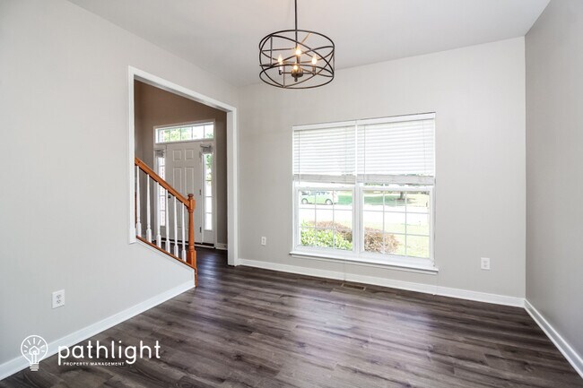 Building Photo - 6607 Regal Grove Dr