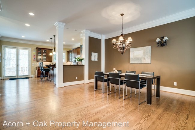 Building Photo - 4 br, 3.5 bath House - 301 Old Franklin Grove