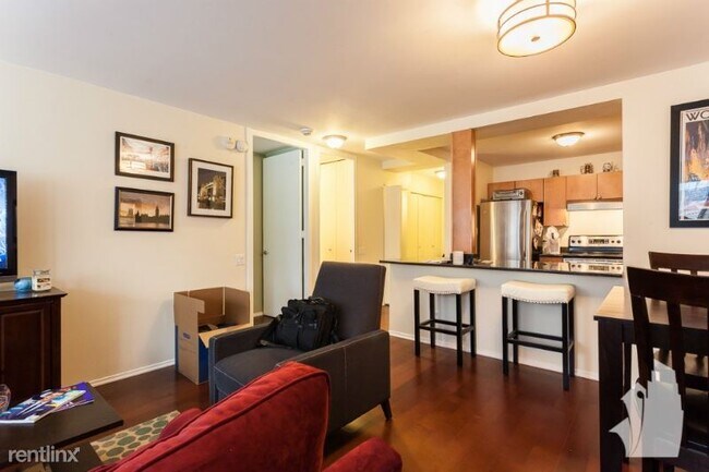 Foto del edificio - 25 E Huron St