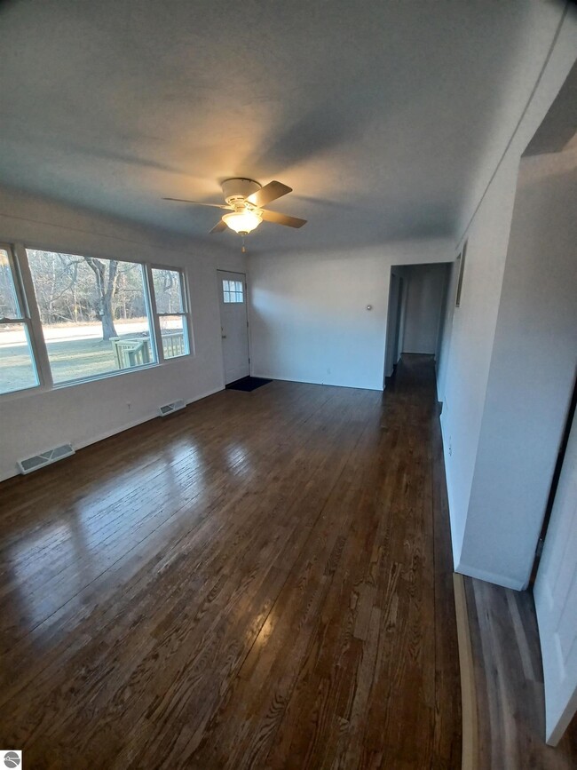 Foto del edificio - 4142 E River Rd